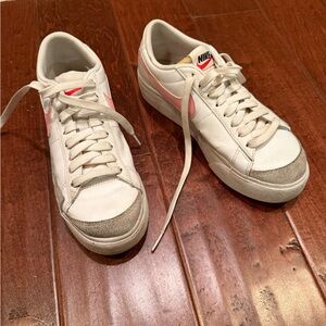 Nike Women's Blazer Low Platform White/Pink, Size 7